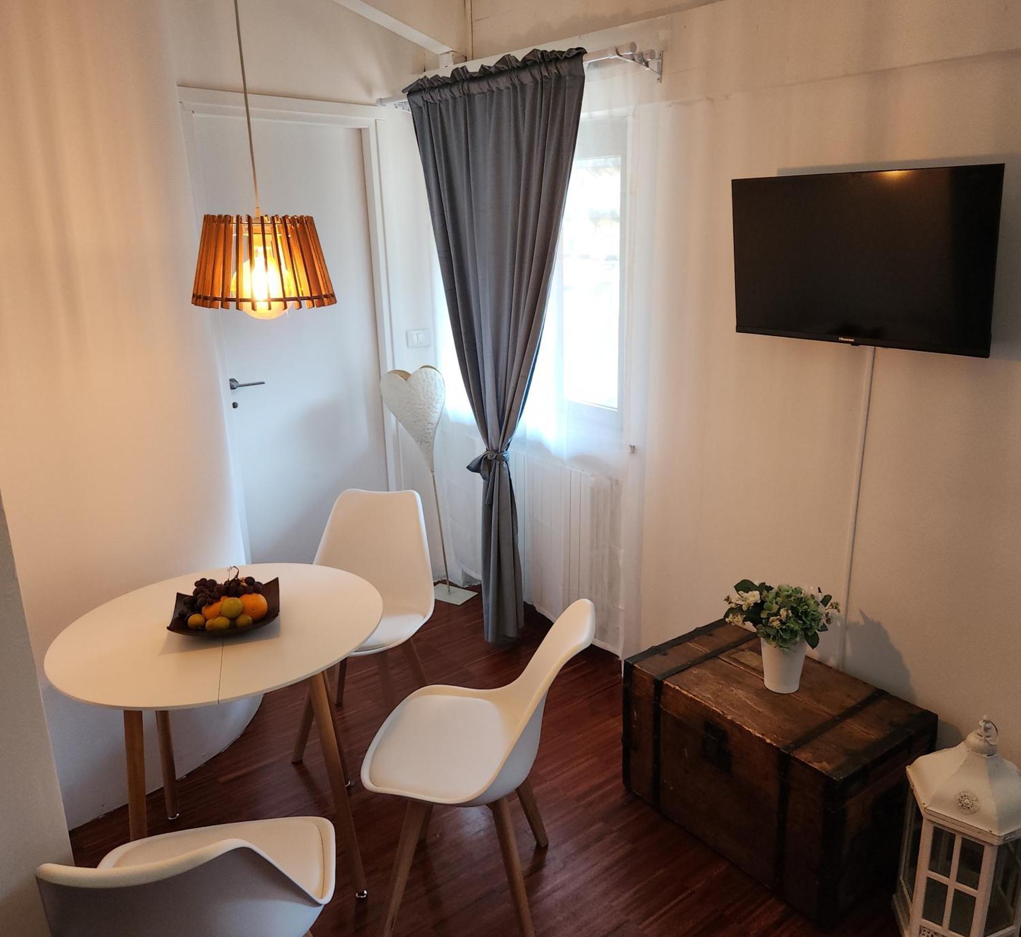 Gaia - A Due Passi Dal Centro - Parcheggio Privato Couette-café